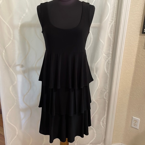 Tiana B. Dresses & Skirts - Tiana B Black Sleeveless Tiered Dress, Size Small